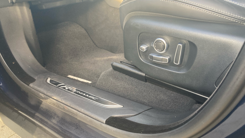 Land Rover Range Rover Velar 2.0 D200 R-Dynamic HSE 5dr Auto Diesel Estate